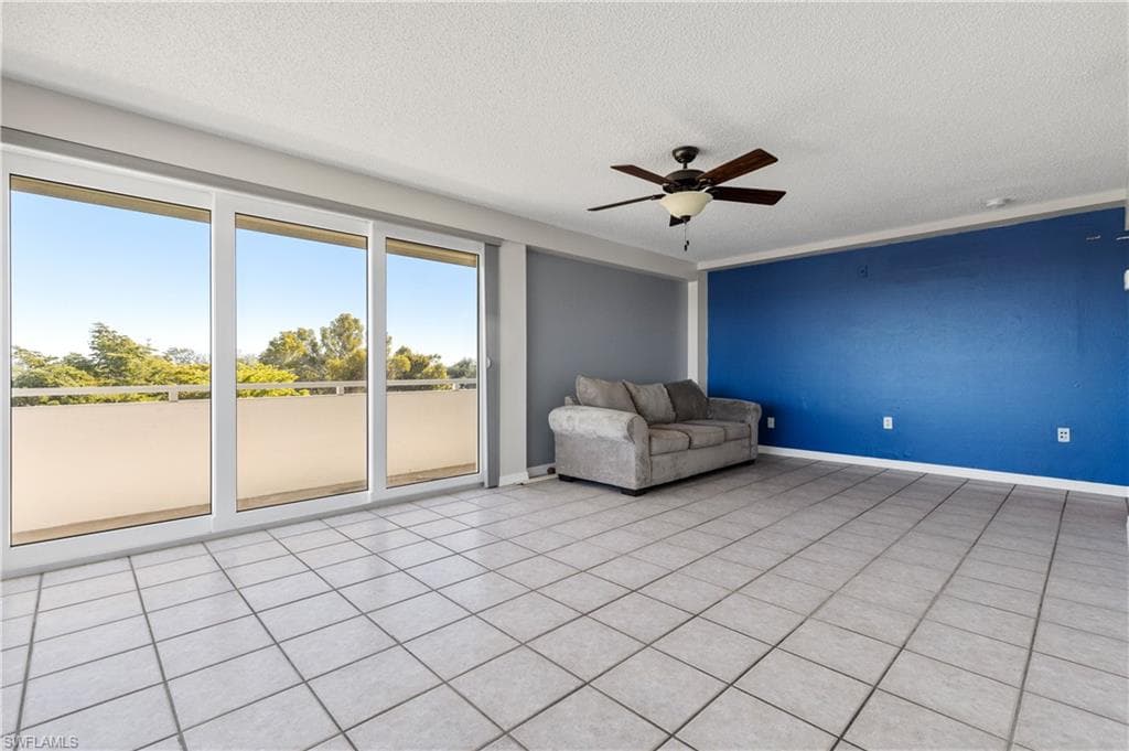 4803 Sunset CT # 304, CAPE CORAL FL 33904-12