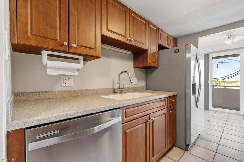 4803 Sunset CT # 304, CAPE CORAL FL 33904-15