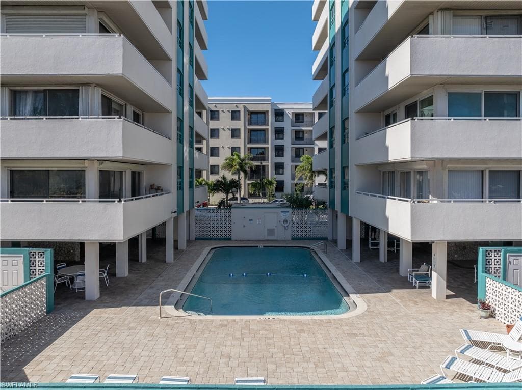 4803 Sunset CT # 304, CAPE CORAL FL 33904-25