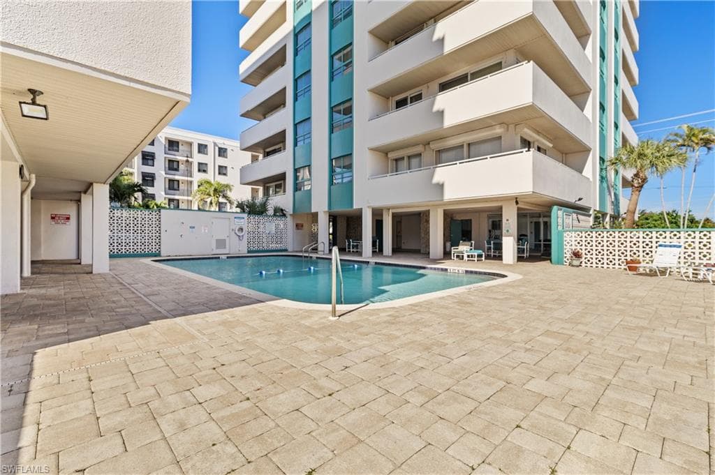 4803 Sunset CT # 304, CAPE CORAL FL 33904-35