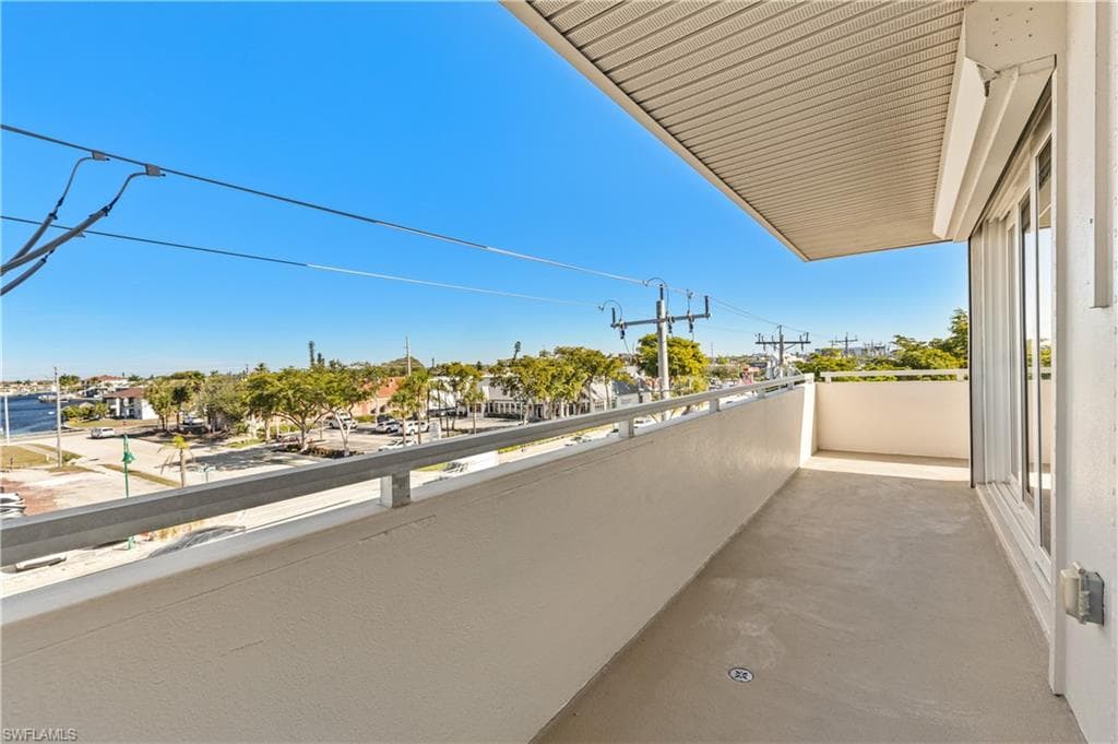 4803 Sunset CT # 304, CAPE CORAL FL 33904-19
