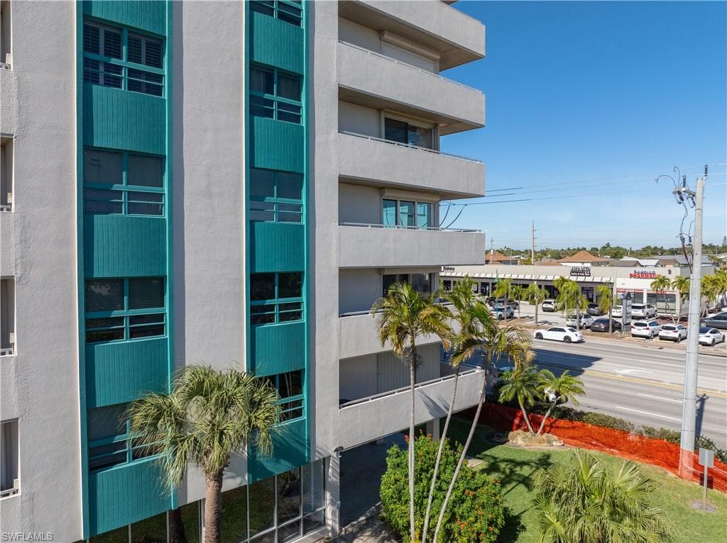 4803 Sunset CT # 304, CAPE CORAL FL 33904-33