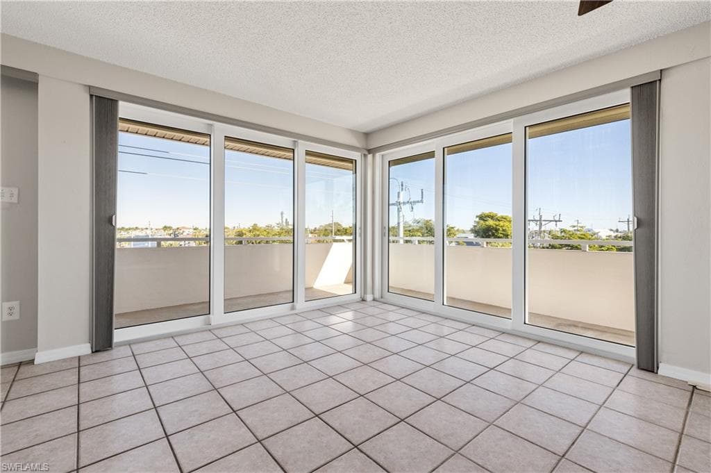 4803 Sunset CT # 304, CAPE CORAL FL 33904-9