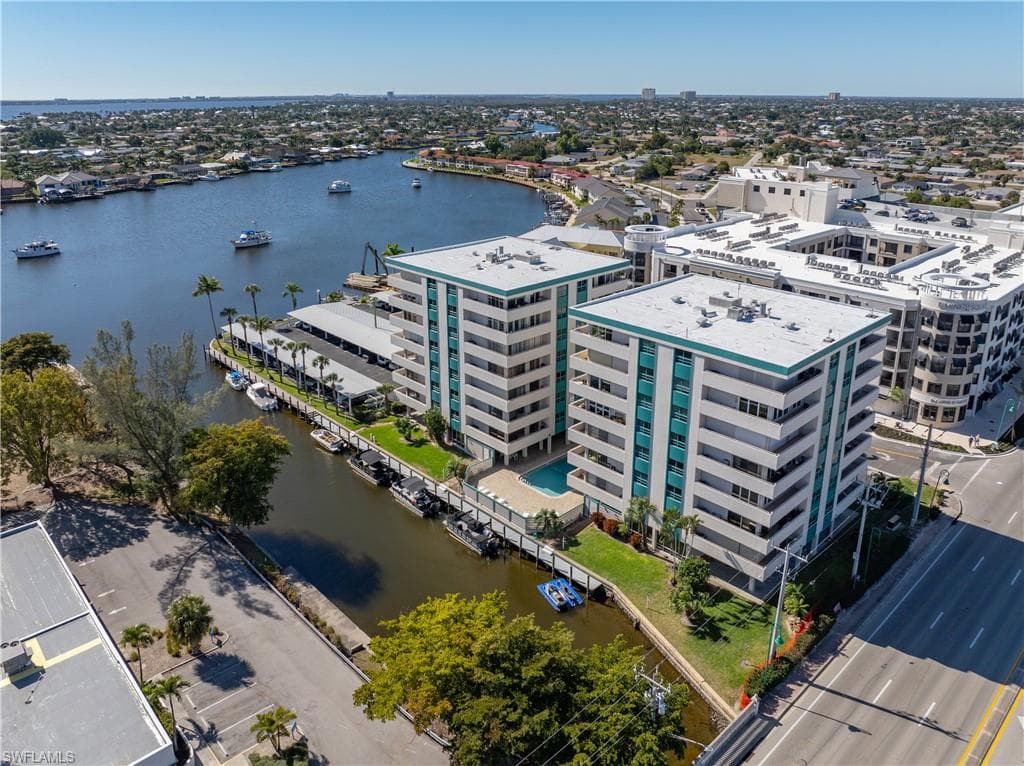 4803 Sunset CT # 304, CAPE CORAL FL 33904-32