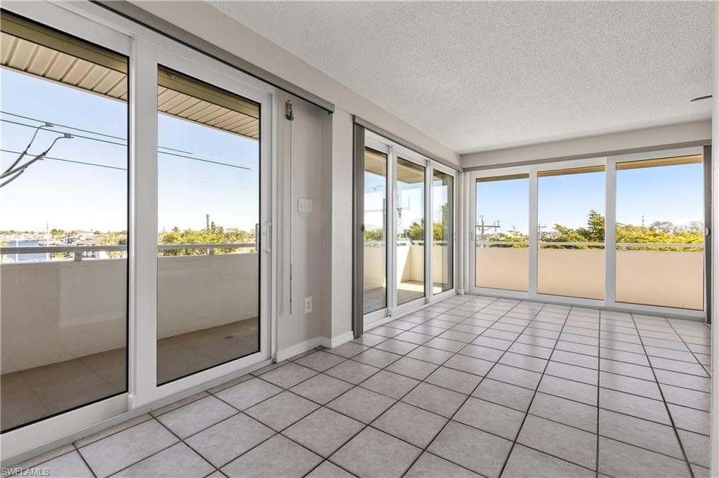 4803 Sunset CT # 304, CAPE CORAL FL 33904-13