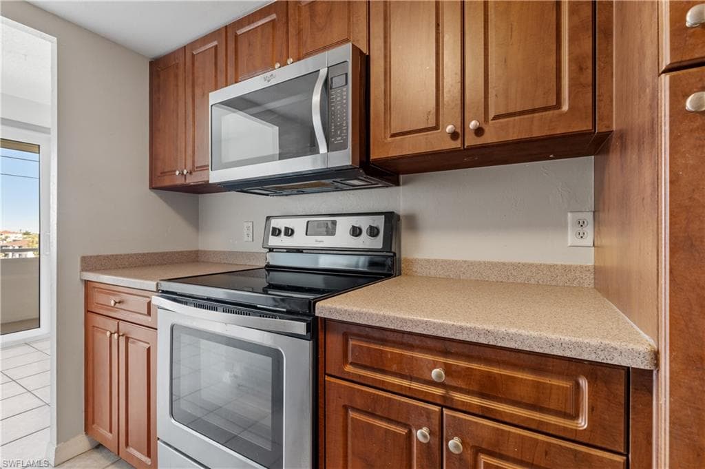 4803 Sunset CT # 304, CAPE CORAL FL 33904-14