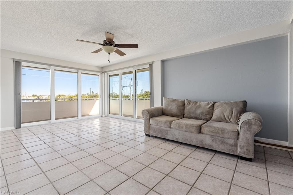 4803 Sunset CT # 304, CAPE CORAL FL 33904-10