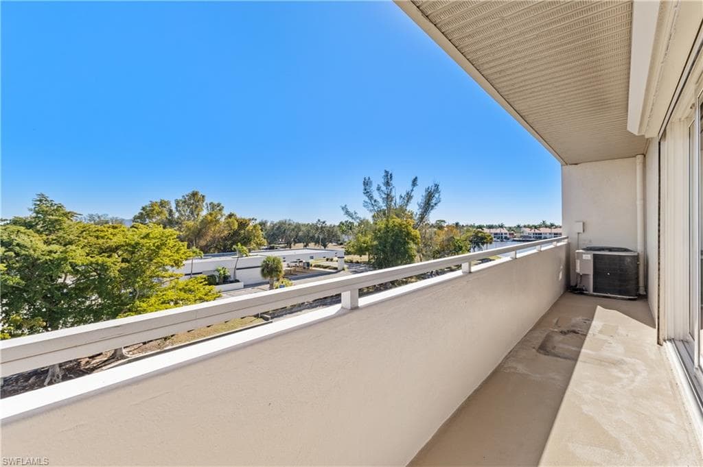 4803 Sunset CT # 304, CAPE CORAL FL 33904-18