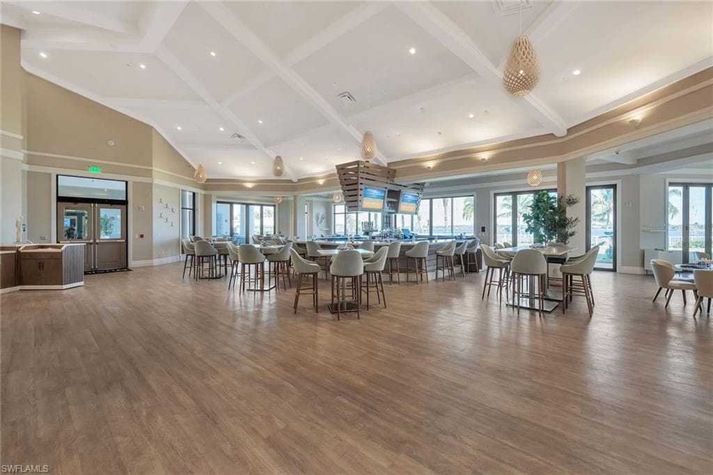 9087 Breakwater DR, NAPLES FL 34120-45