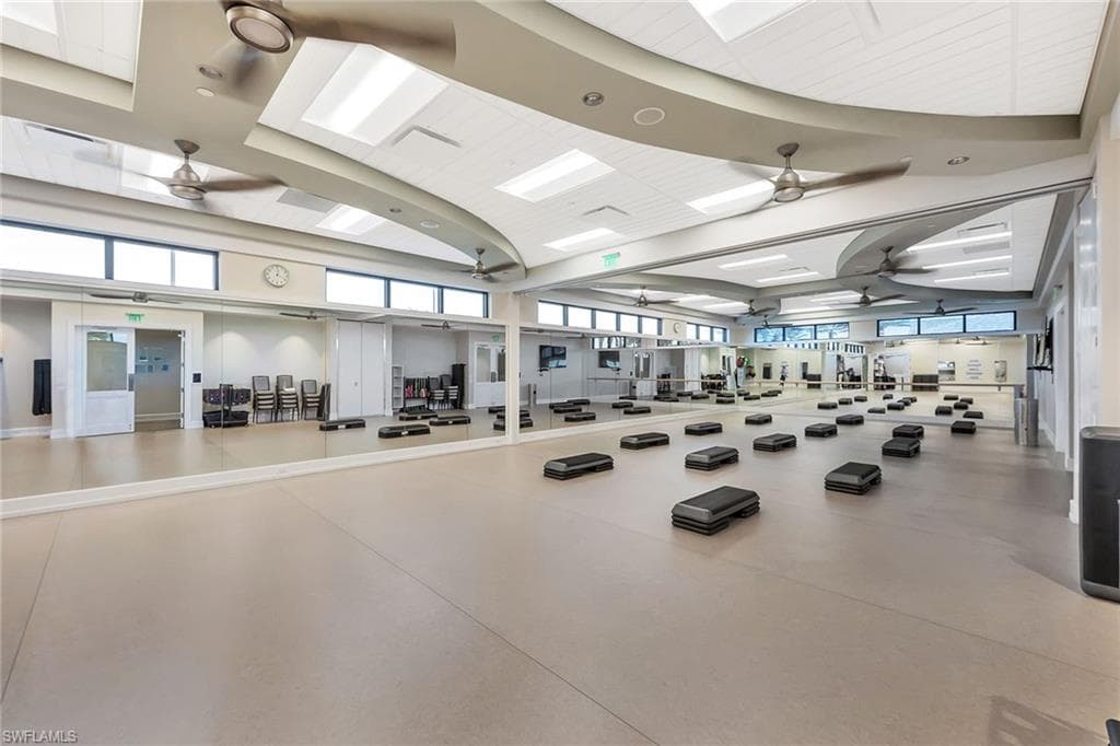 9087 Breakwater DR, NAPLES FL 34120-46