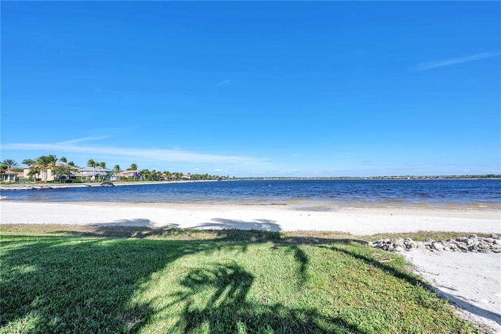 9087 Breakwater DR, NAPLES FL 34120-37