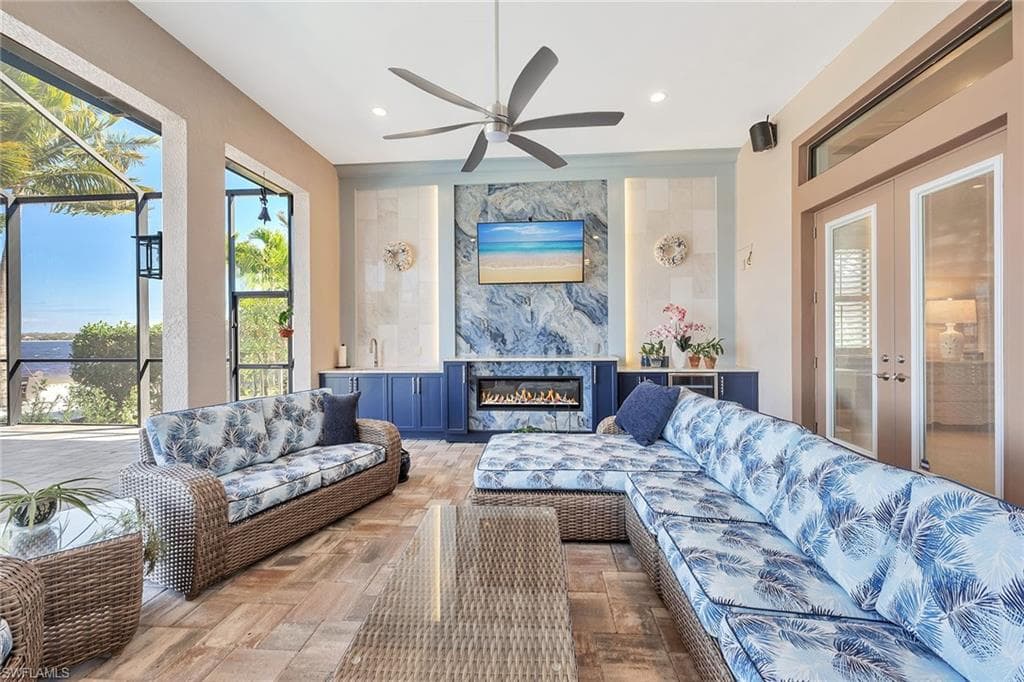 9087 Breakwater DR, NAPLES FL 34120-30