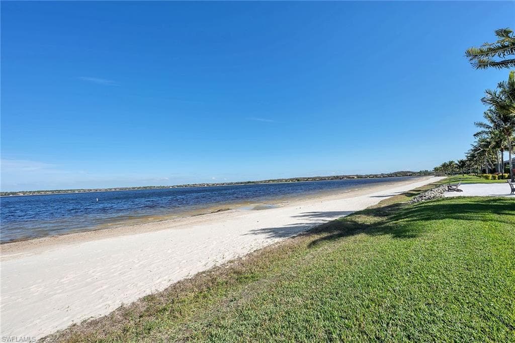 9087 Breakwater DR, NAPLES FL 34120-38