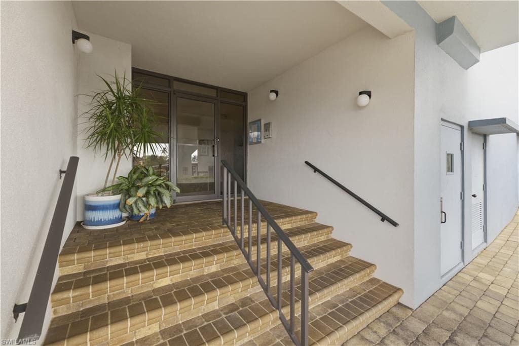 1925 Clifford ST # 101, FORT MYERS FL 33901-2