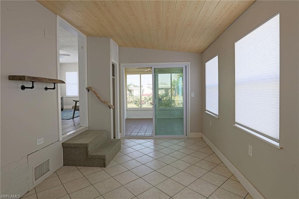 2012 S Olga DR # 38, FORT MYERS FL 33905-24