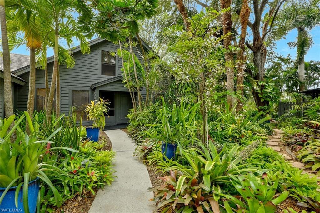 1329 Solana RD # K5, NAPLES FL 34103-1