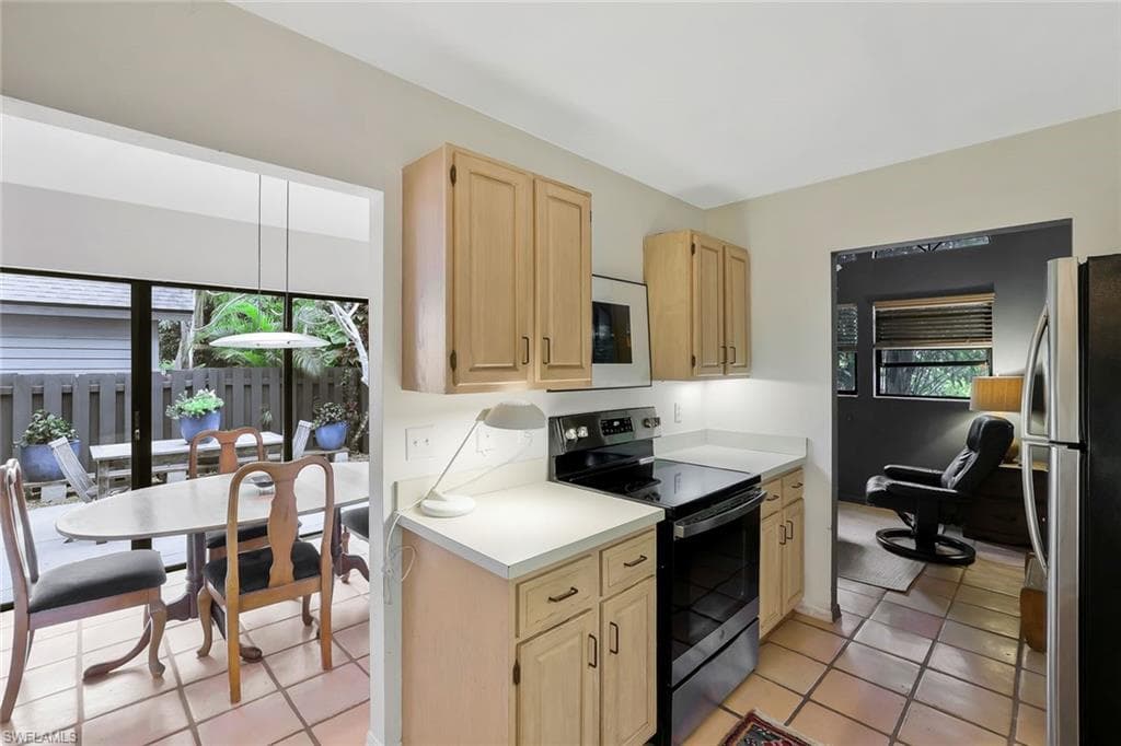 1329 Solana RD # K5, NAPLES FL 34103-6