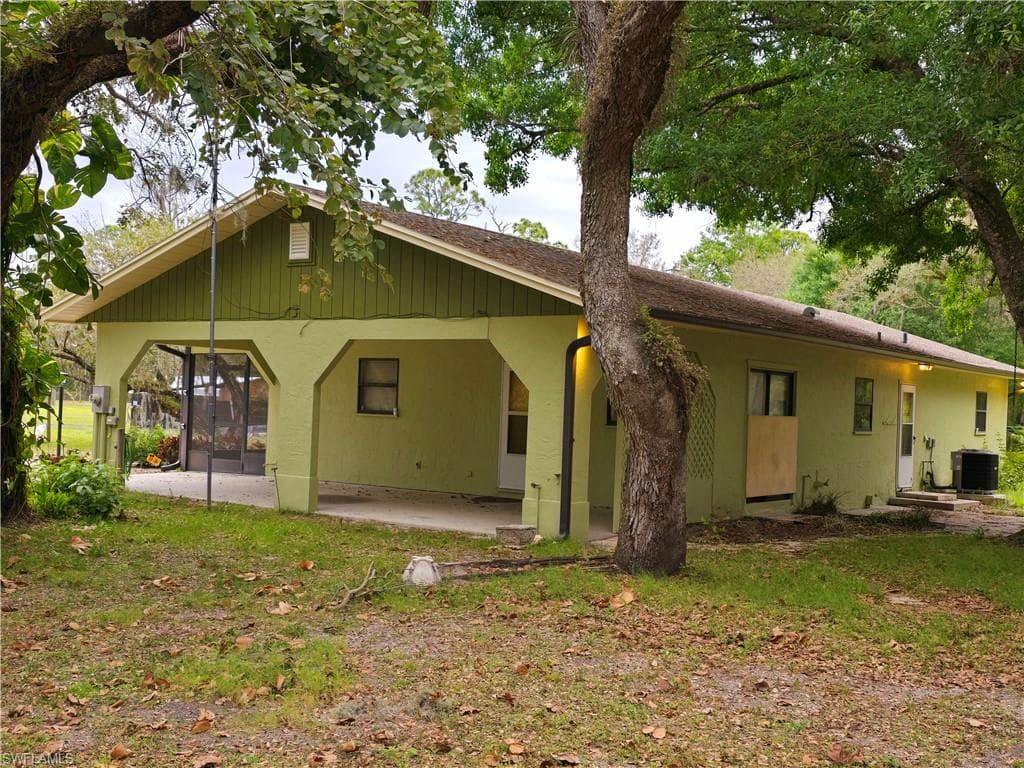 1301 Jacks LN, FORT DENAUD FL 33935-4