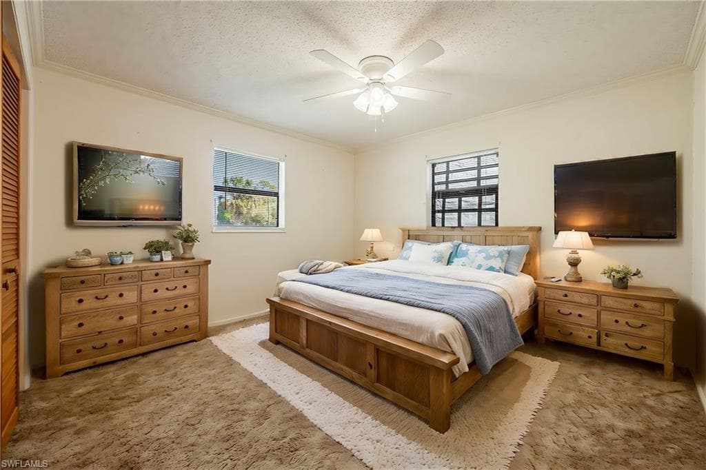 1301 Jacks LN, FORT DENAUD FL 33935-9