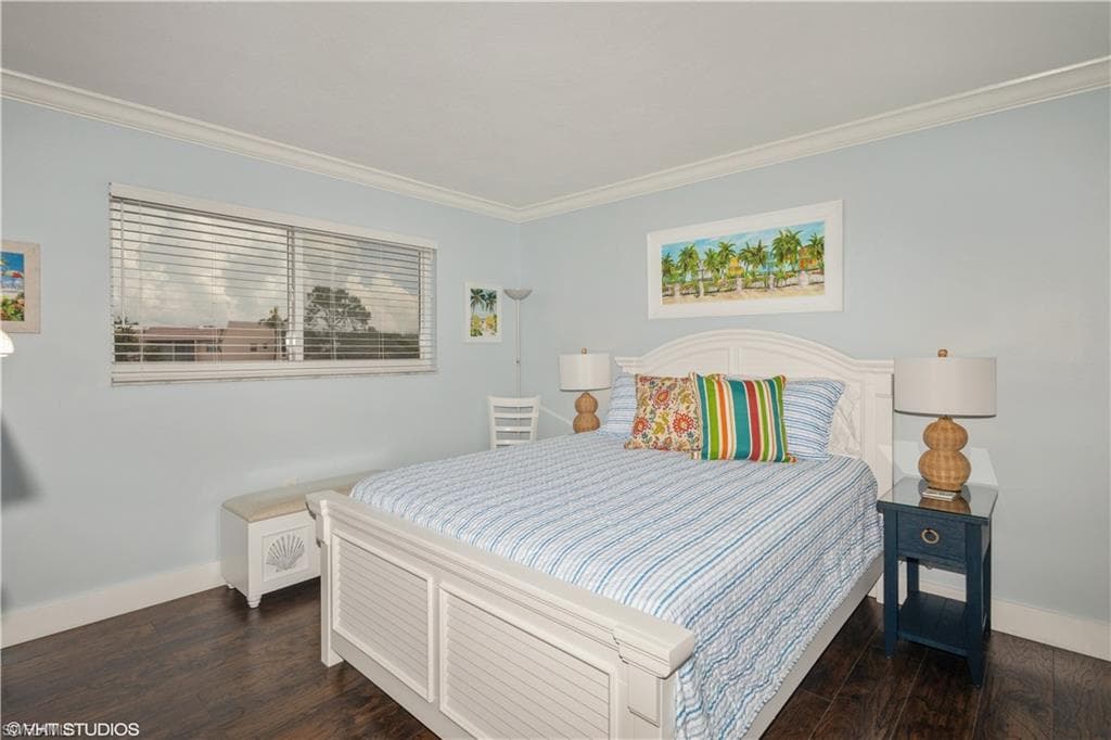 190 Turtle Lake CT # 311, NAPLES FL 34105-25