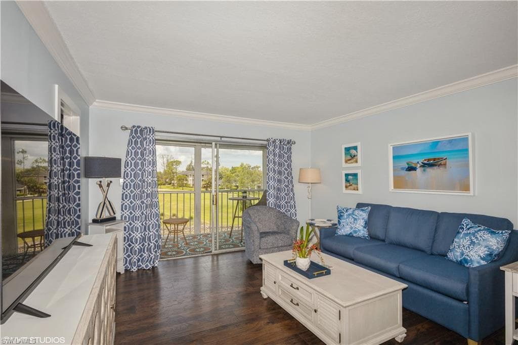 190 Turtle Lake CT # 311, NAPLES FL 34105-10