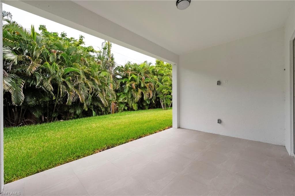 2548 Linda DR, NAPLES FL 34112-4