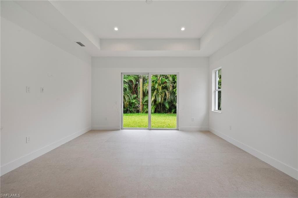 2548 Linda DR, NAPLES FL 34112-13