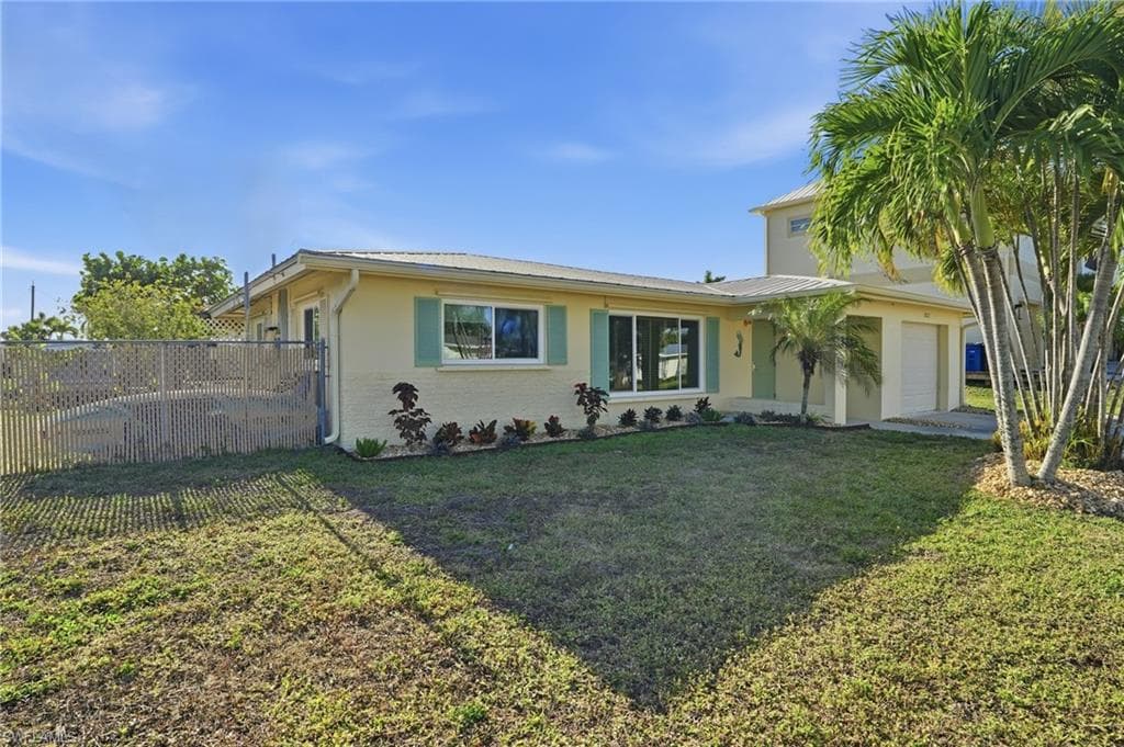2821 Bruce ST, MATLACHA FL 33993-2