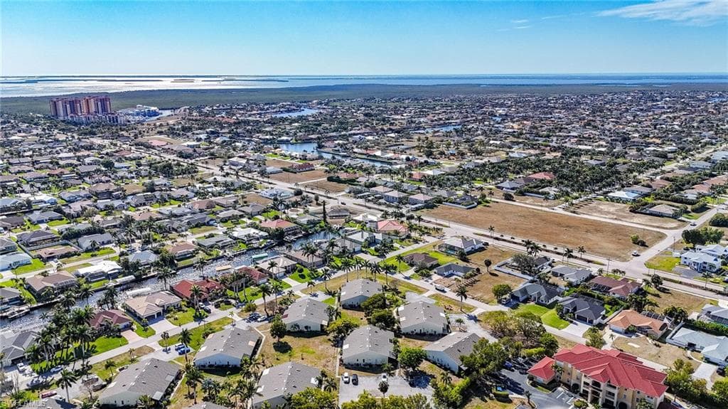 1518 SW Courtyards LN # 199, CAPE CORAL FL 33914-26