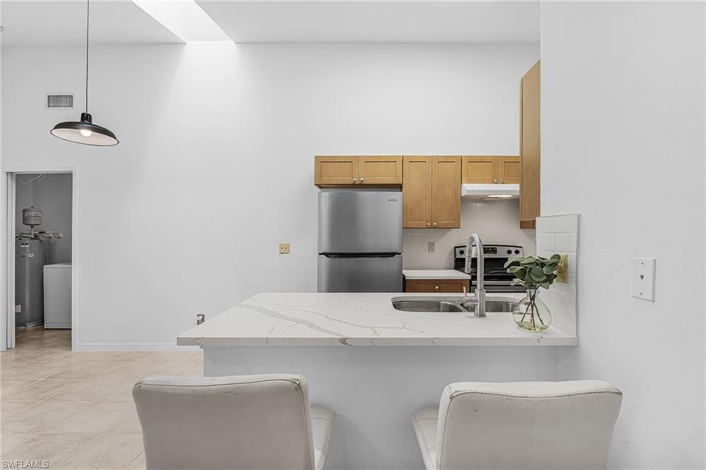 1518 SW Courtyards LN # 199, CAPE CORAL FL 33914-11