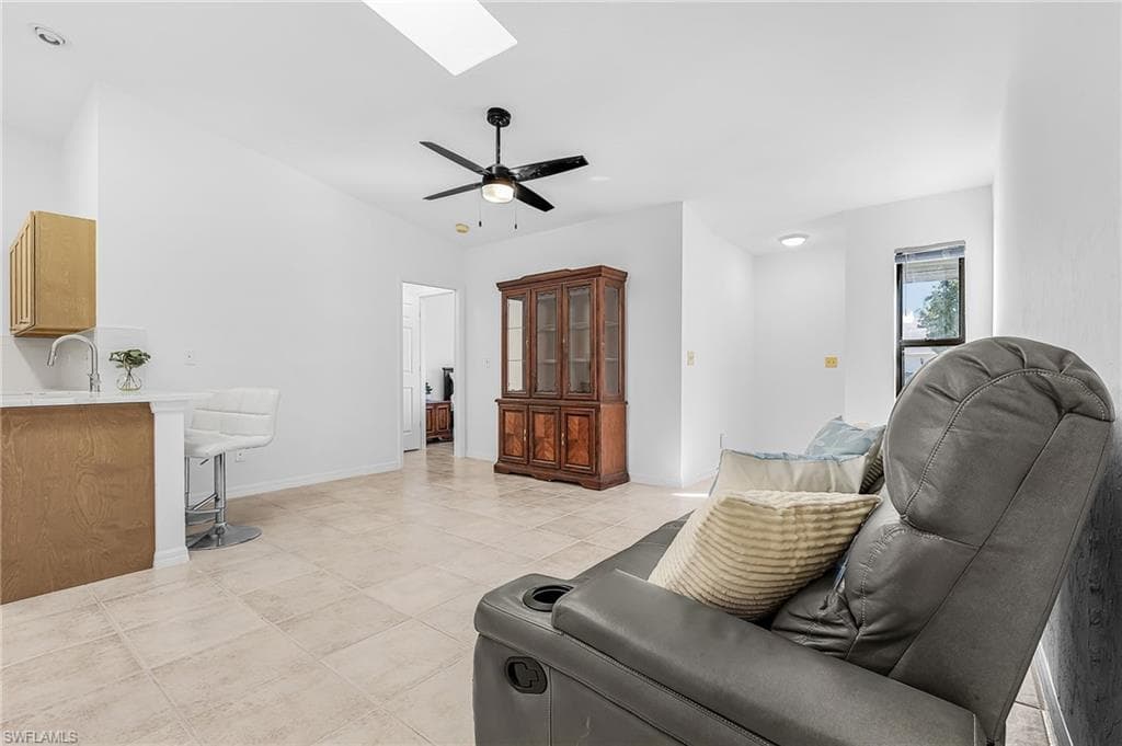 1518 SW Courtyards LN # 199, CAPE CORAL FL 33914-6