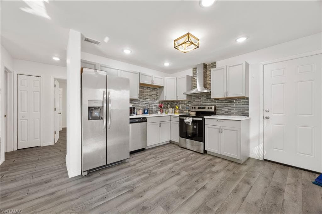 164 Prospect AVE, FORT MYERS FL 33905-3