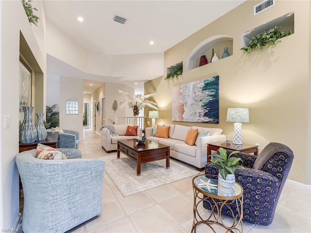 10402 Autumn Breeze DR # 202, ESTERO FL 34135-5