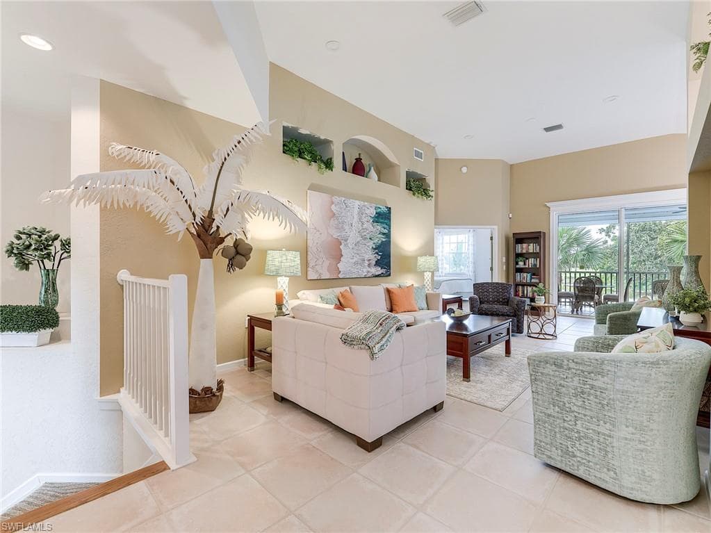 10402 Autumn Breeze DR # 202, ESTERO FL 34135-4