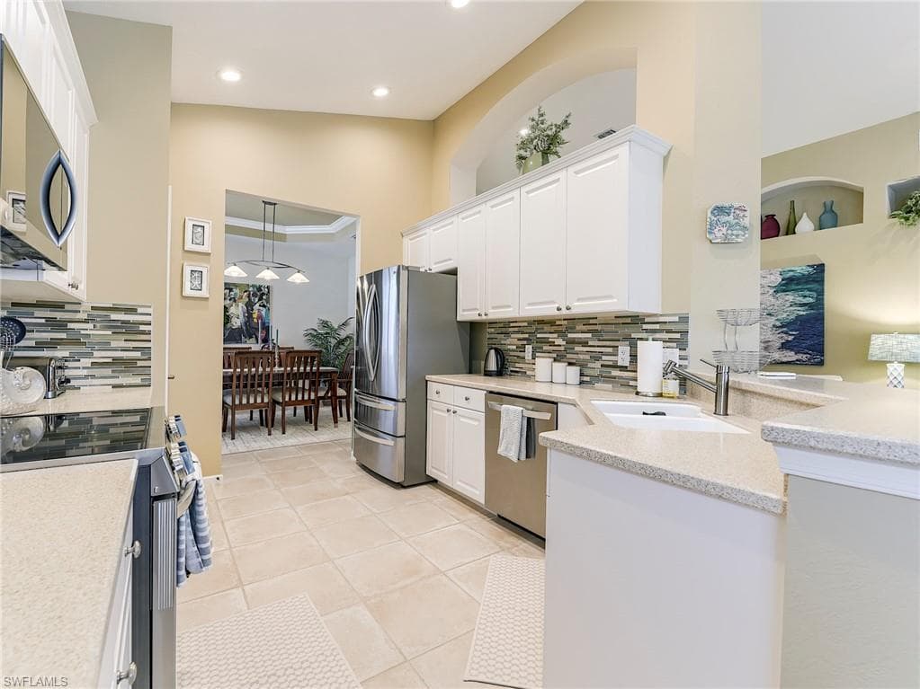 10402 Autumn Breeze DR # 202, ESTERO FL 34135-8