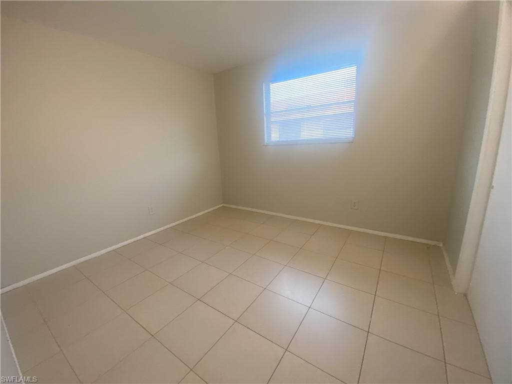 12607 1st ST, FORT MYERS FL 33905-4