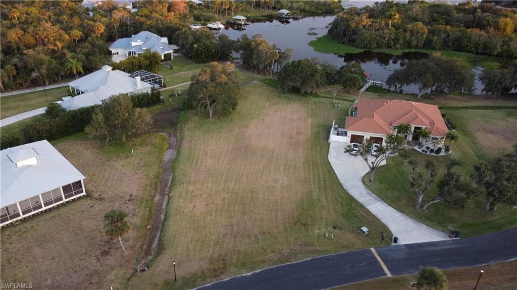 16520 Oakview CIR, ALVA FL 33920-1