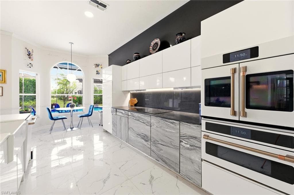 209 Countryside DR, NAPLES FL 34104-12