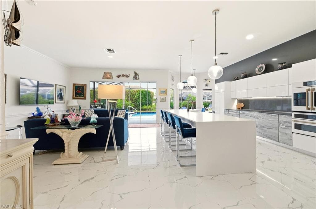 209 Countryside DR, NAPLES FL 34104-6