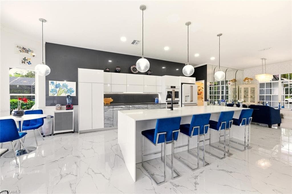 209 Countryside DR, NAPLES FL 34104-8