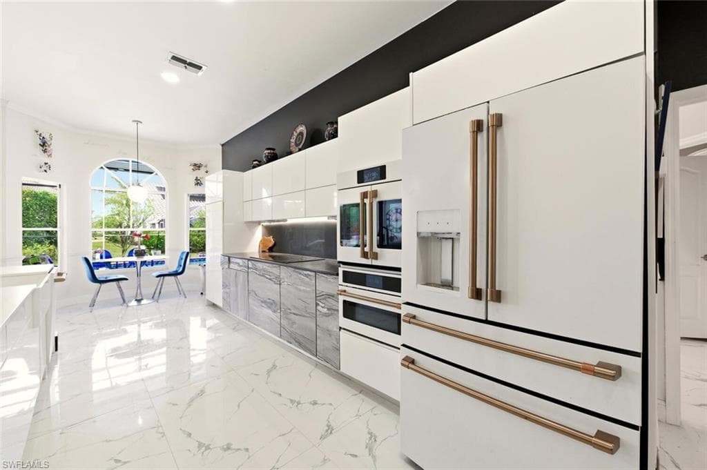 209 Countryside DR, NAPLES FL 34104-10