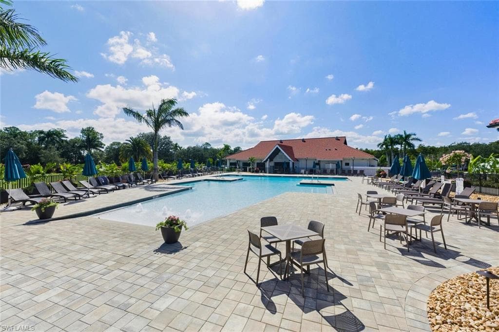 209 Countryside DR, NAPLES FL 34104-38