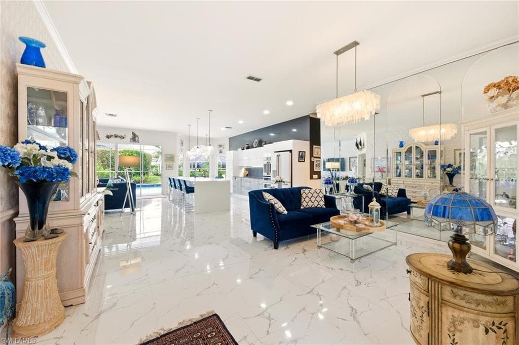 209 Countryside DR, NAPLES FL 34104-3