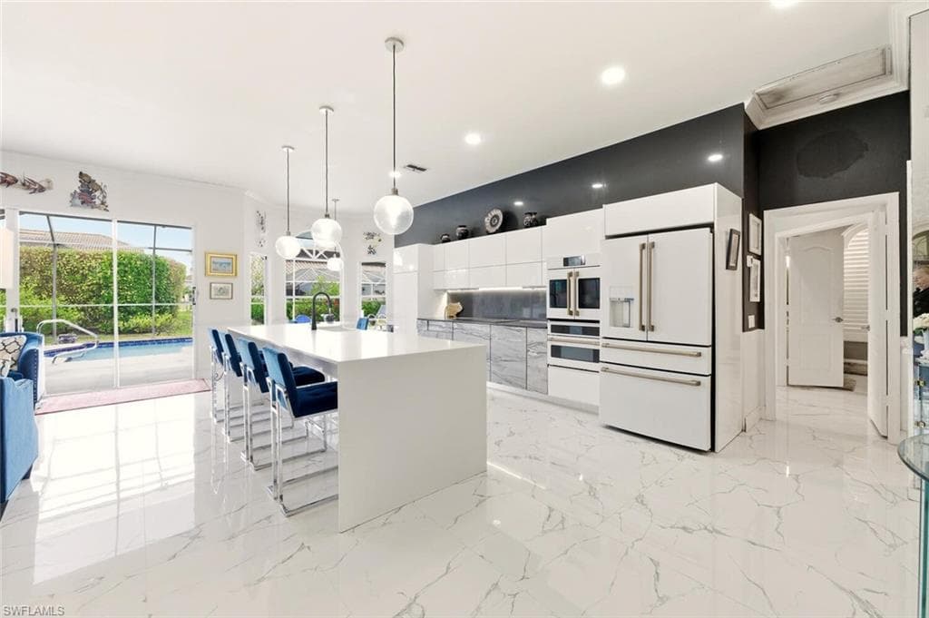 209 Countryside DR, NAPLES FL 34104-7