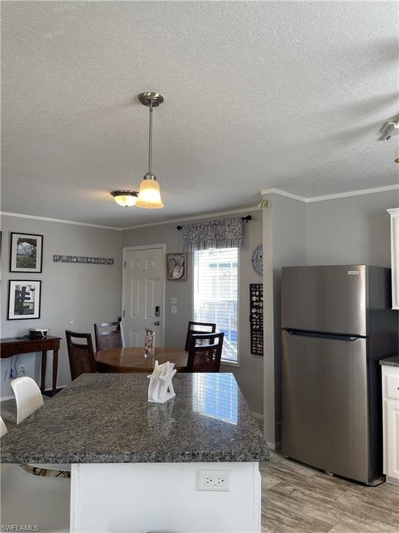 5520 Rainbow DR, BOKEELIA FL 33922-6