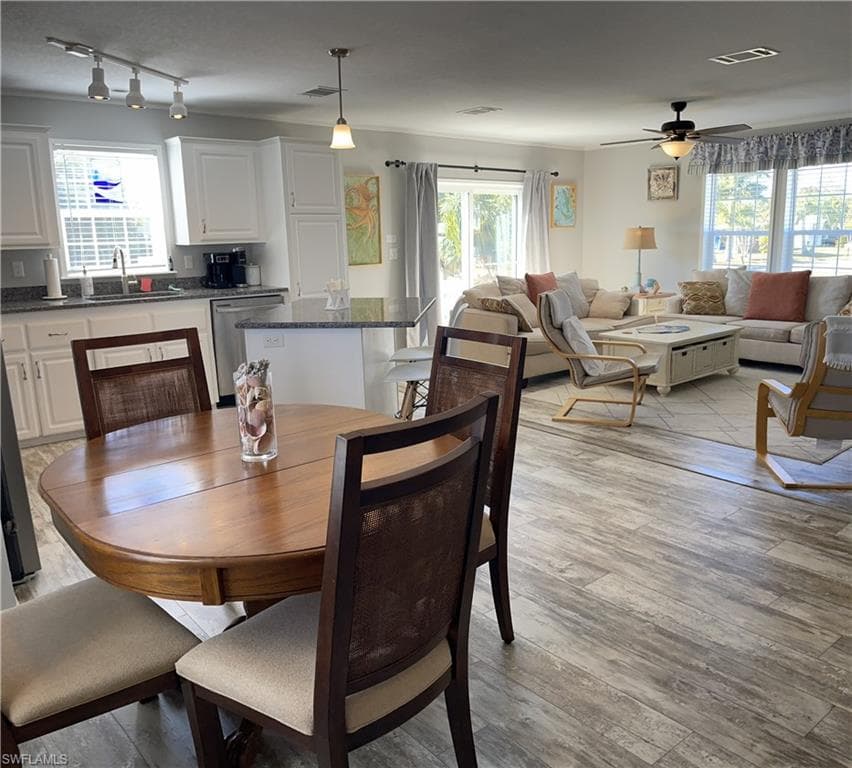 5520 Rainbow DR, BOKEELIA FL 33922-3