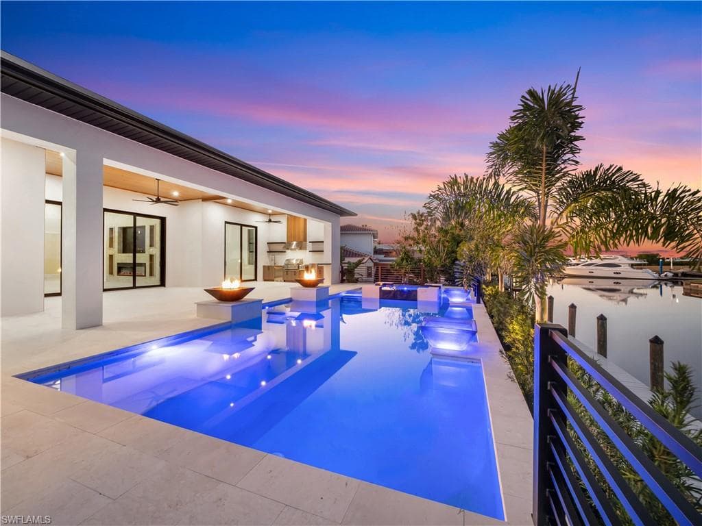 111 Montrose DR, FORT MYERS FL 33919-15