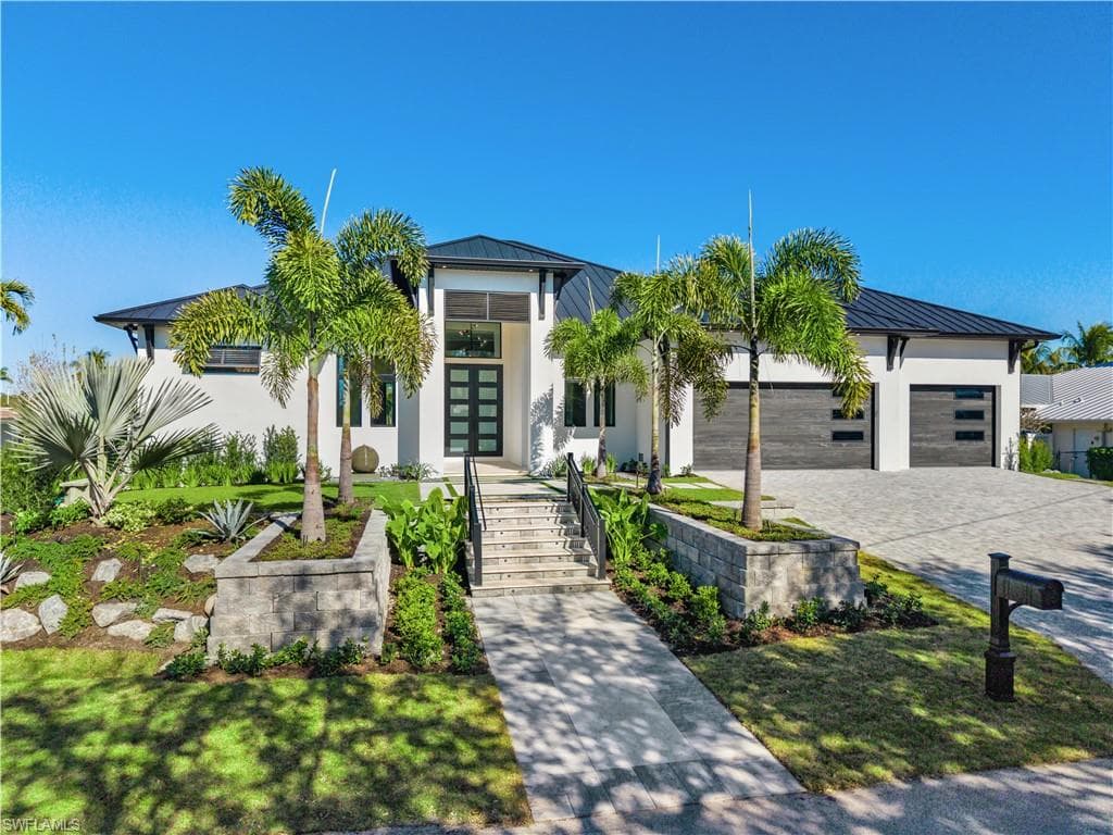 111 Montrose DR, FORT MYERS FL 33919-2