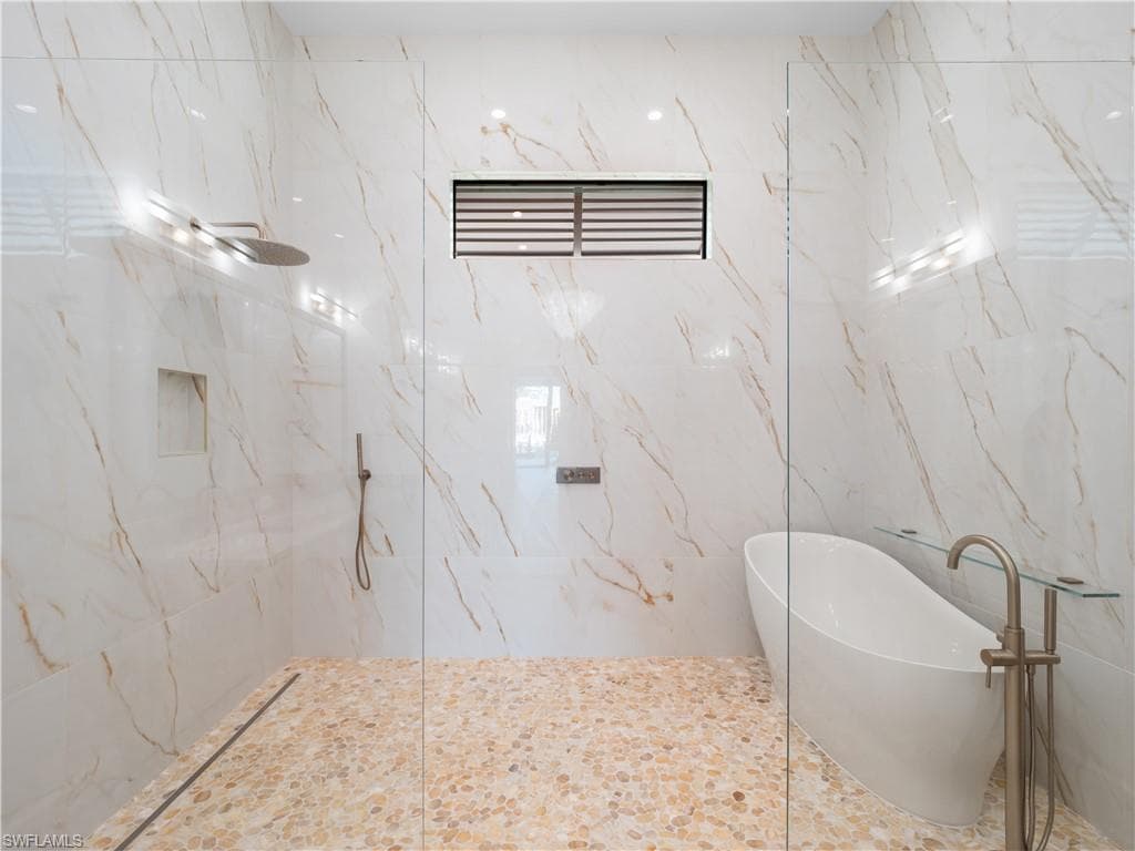 111 Montrose DR, FORT MYERS FL 33919-32