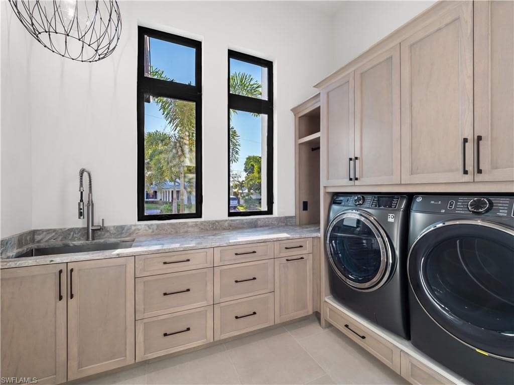 111 Montrose DR, FORT MYERS FL 33919-38